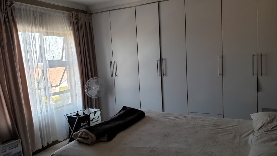 4 Bedroom Property for Sale in Tlhabane West North West